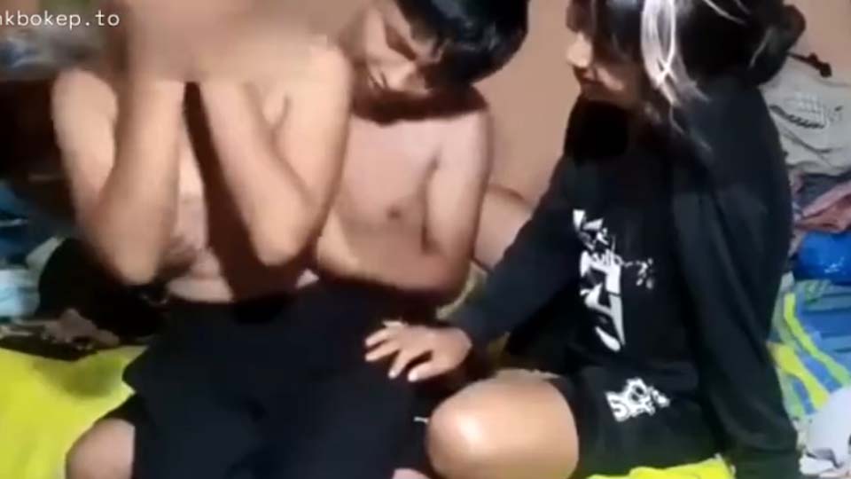 Main Dengan 2 Orang di Kosan
