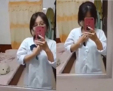 Mahasiswi cantik memeknya digaruk temannya di tangga